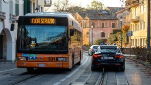 Coppia tenta il borseggio con la mappa come paravento: a fermare i ladri un carabiniere fuori servizio