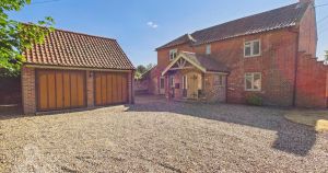Four-bedroom home with double garage and south-facing garden to rent
