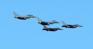 Drama iznad europskog neba: Dron probio granicu NATO-a, pilot F-16 ispalio raketu i srušio ga