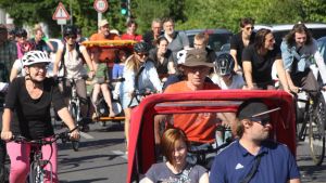 160 Menschen radeln in der Konstanzer Altstadt gegen die Dominanz des Autos