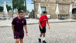 Larcamón se sentará en el banquillo de El Molinón y dirigirá al Sporting