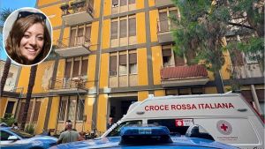 Claudia trovata morta nella sua abitazione, la tragica scoperta del fidanzato: il giallo della porta di casa aperta