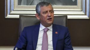 Kervan yolda düzülmez…