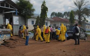 Yoksulluk, çatışma ve madencilik kıskacında Ebola