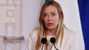 Meloni tira a campare: la strada è lunga fino al voto