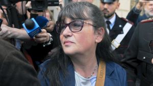 La madre di Andrea Sempio esce dall’ospedale: «Ora si rispetti la sua privacy»
