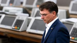 O Datafolha esclarece: Flávio Bolsonaro poderia ser trocado por qualquer outro