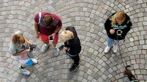 En ilning av oro – när sonen tittar ner i mobilen