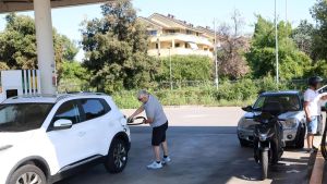 Nuova ondata di rincari . Carburanti, luce e gas . Stangate famiglie e imprese