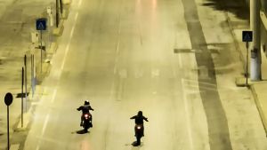 Gare notturne in auto e moto a Basiglio, cittadini esasperati: “Servono più controlli”