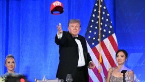 Trump vuole il terzo mandato. La politologa: non è solo uno scherzo. “Ma l’obiettivo è il voto di novembre”