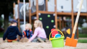 Fit mit den Enkeln: Auf dem Spielplatz gelten heute neue Regeln