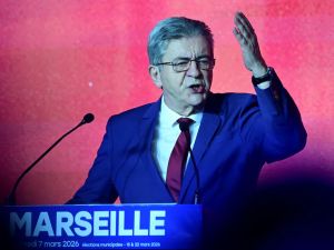« Une partie de la jeunesse, notamment la plus privilégiée, accepte le registre trash de Mélenchon »