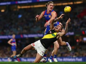 Bolt: Why the AFL’s foreign-language feeds are ghettoising fans