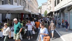 Lavori in centro a Pordenone: banchi del mercato itineranti fino al 2027