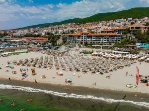 Руснаците отстъпиха Свети Влас на украинци, поляци и румънци, цените минаха 2000 евро