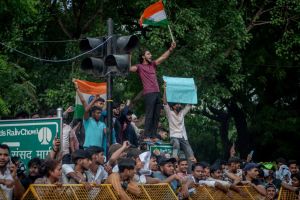 Fronde étudiante en Inde : le ministre de l’Éducation finit par démissionner, le « parti des cafards » annonce la fin des mobilisations