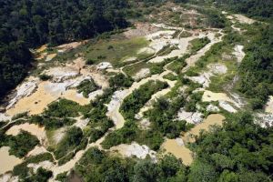 La Guyane française, ce paradoxe : frontière stratégique de l’UE mais aussi la plus poreuse