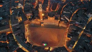 Reportage fotografico di Bracali. Immagini a confronto, c’è il Campo: 