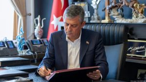 Bölünerek çoğalmak mümkün mü? Yeni Parti’ye dair