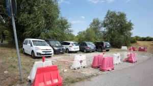 All’aeroporto di Ronchi arriva la stretta con catene e divieti contro i furbetti del parcheggio