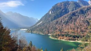 Ragazzino cade e si ferisce in montagna, soccorsi padre e figlio: entrambi indossavano ciabatte
