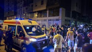 Troje osoba lakše povređeno u zaletanju automobila na učesnike protestne šetnje u Bačkoj Palanci