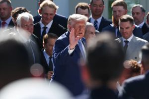 Guerre en Iran : pourquoi Donald Trump a subitement suspendu les bombardements sur Téhéran ?