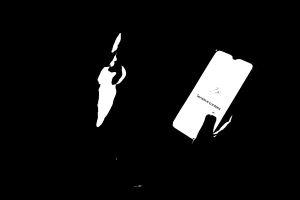 Ameaça da violência digital contra jovens