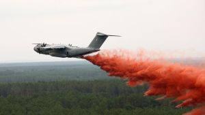 Löschflugzeuge müssen am Boden bleiben: War Frankreich wirklich auf die Großbrände vorbereitet?