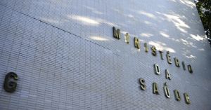 Saúde anuncia R$ 327 milhões, mas portarias somam R$ 401 milhões