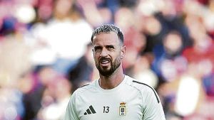 El Real Oviedo blinda a Aarón Escandell: acuerdo cerrado para su renovación hasta 2030