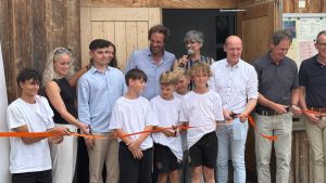 Mit Herzblut zum Campus: Stiftung eröffnet neues Jugendzentrum