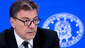 Le accise e il maxitaglio con juicio di Giorgetti
