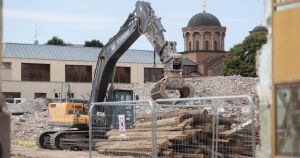 FOTO Ruši se simbol Osijeka: Bageri sravnili kultnu tvornicu, na njezinu mjestu niče ogroman projekt