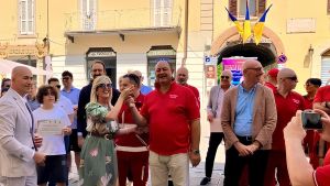 Nuova auto consegnata alla Croce Rossa