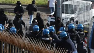 Scontri dopo la partita. Finiscono nei guai a Massa anche tre ultras rossoneri