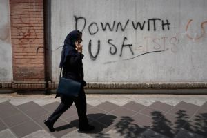 Iran hangs two anti-government protesters in public