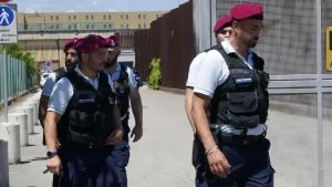 La Dogaia, ancora droga e telefoni lanciati dentro il carcere
