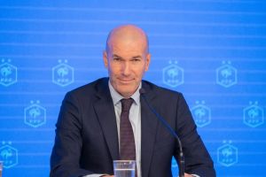 « Zidane, contrairement à un Mbappé reconnu très tôt comme un futur très grand, a mis beaucoup de temps à se construire », analyse le sociologue Stéphane Beaud