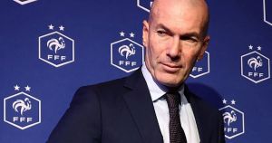 Zidane, sélectionneur de l’équipe de France, suscite autant d’espoir qu’une étrange inquiétude