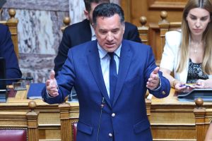 Παγκόσμια κατακραυγή κατά Γεωργιάδη για παρέμβαση στα εσωτερικά του Πανελλήνιου Ιατρικού Συλλόγου