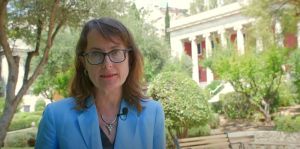 Emily Wilson, μεταφράστρια – κλασική φιλόλογος: Θα ντρεπόμουν να έχω γράψει ένα σενάριο όπως της Οδύσσειας του Νόλαν
