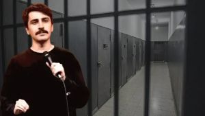Komedyen içeride, biz kararsızız