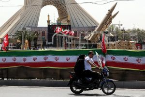 لماذا لا تستعجل إيران العودة إلى المحادثات؟