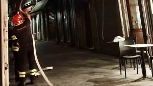 A fuoco il camino della pizzeria a San Marco: evacuati il locale e un hotel