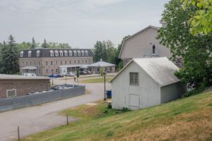Le domaine Villa Maria, une vente privée, mais une responsabilité collective