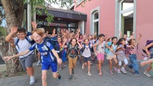 Sommer, Sonne, freie Zeit: Bad Säckingens Schüler stürmen mit Jubel in die Sommerferien