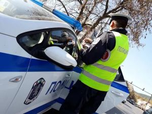 Три вида дрога откриха при проверка на Мерцедес в Каблешково
