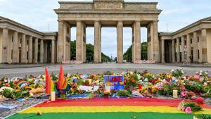 Zwischen bunter Feier und Schock: Pfullendorfer Schülerinnen erleben CSD-Evakuierung in Berlin